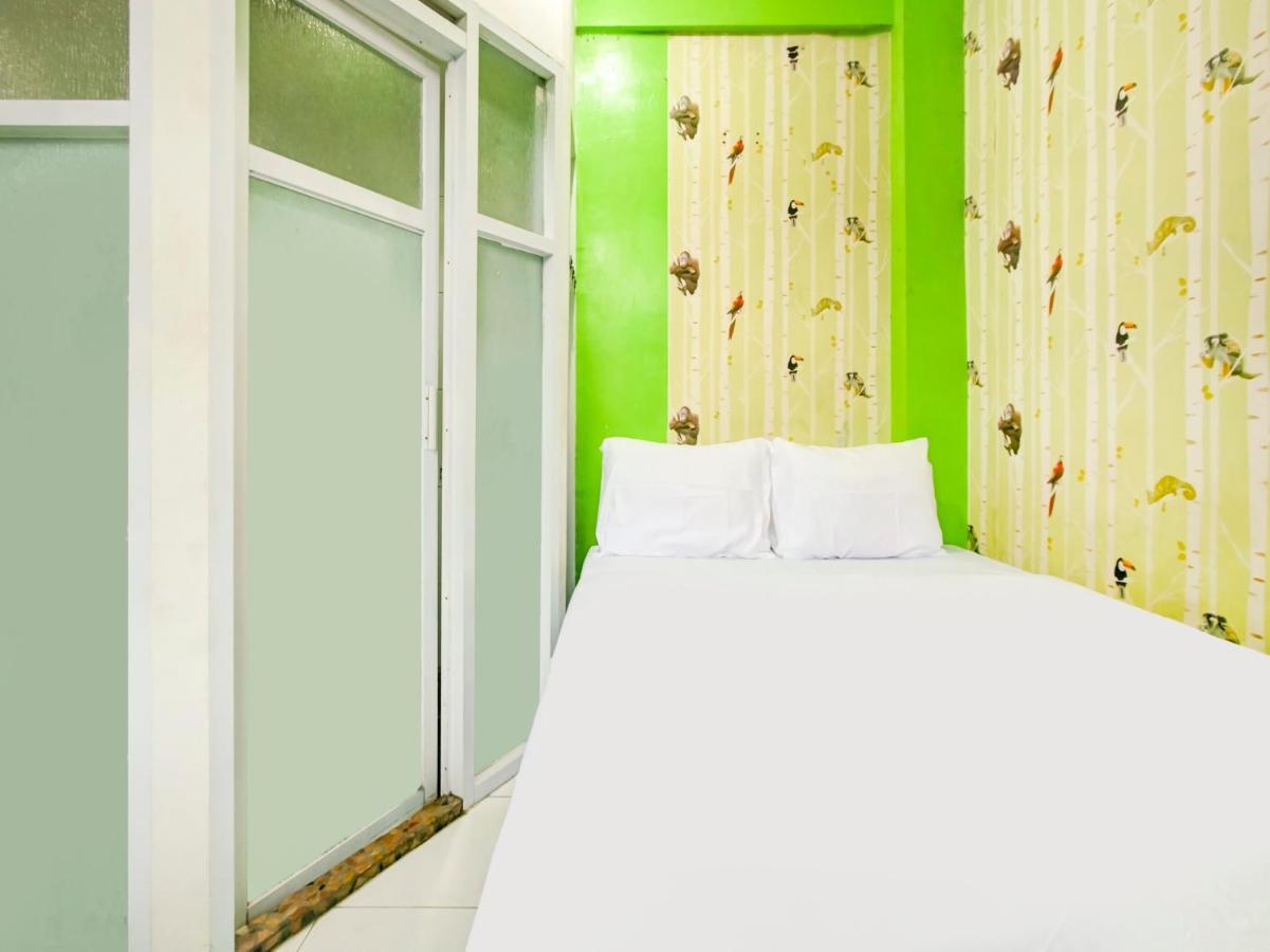 Oyo Life 3103 Opo Homestay & Kost Malang Eksteriør billede