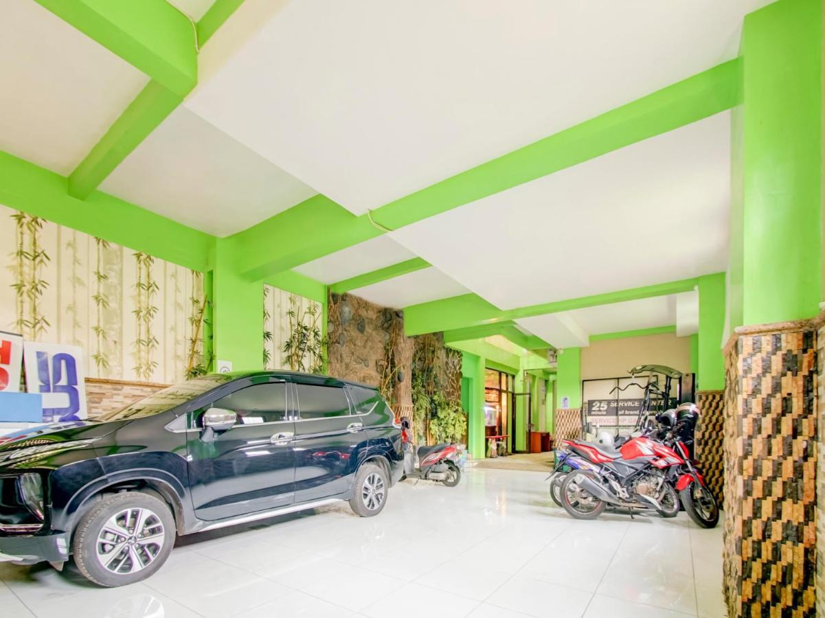 Oyo Life 3103 Opo Homestay & Kost Malang Eksteriør billede