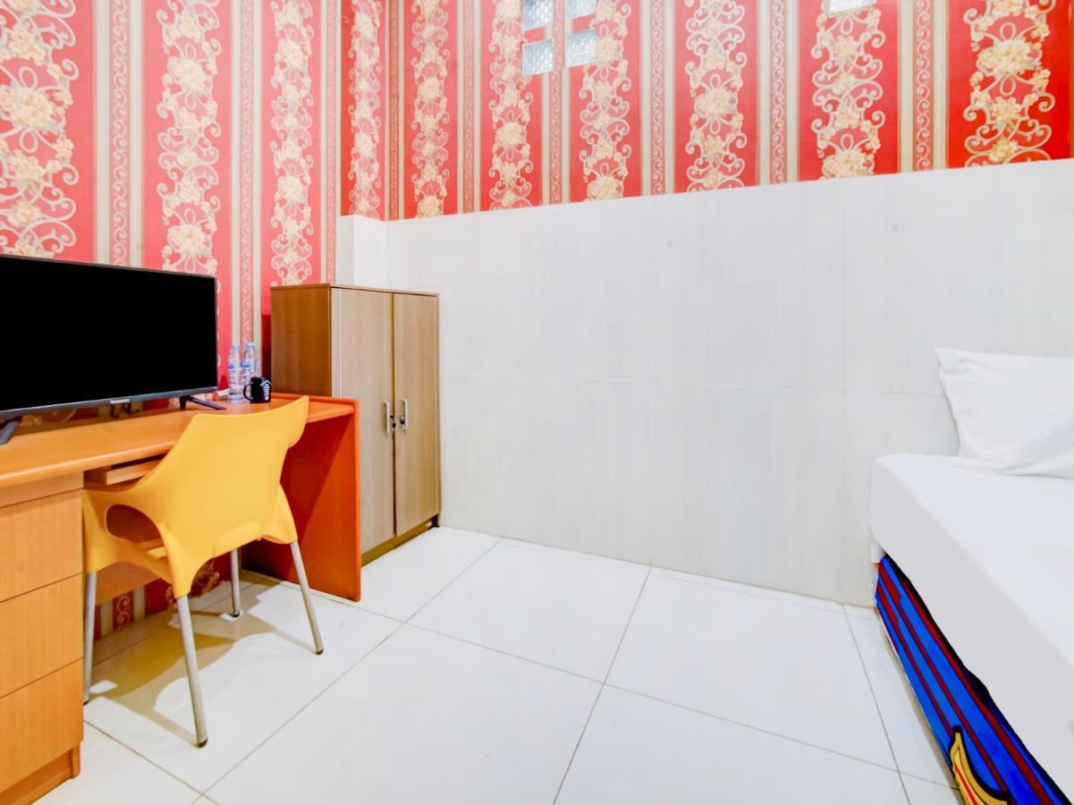 Oyo Life 3103 Opo Homestay & Kost Malang Eksteriør billede