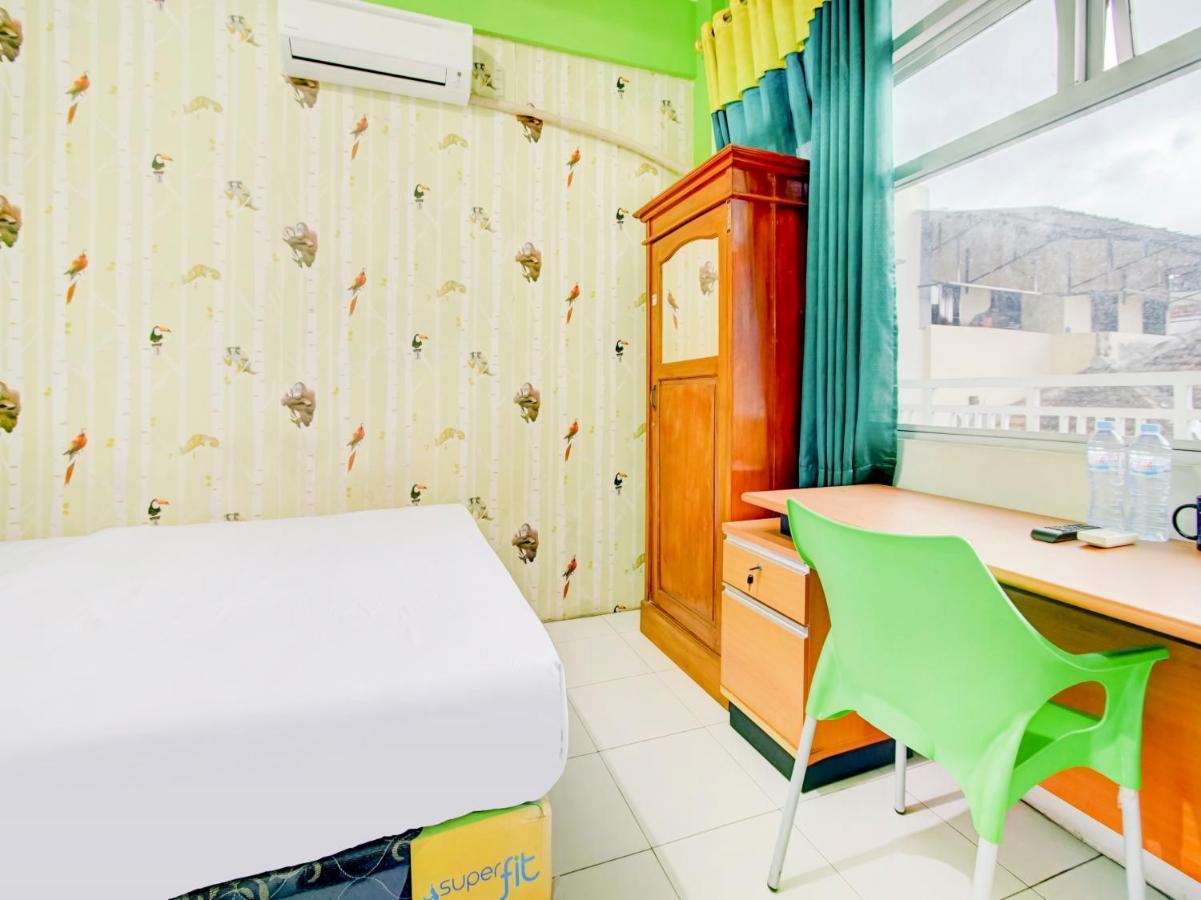 Oyo Life 3103 Opo Homestay & Kost Malang Eksteriør billede