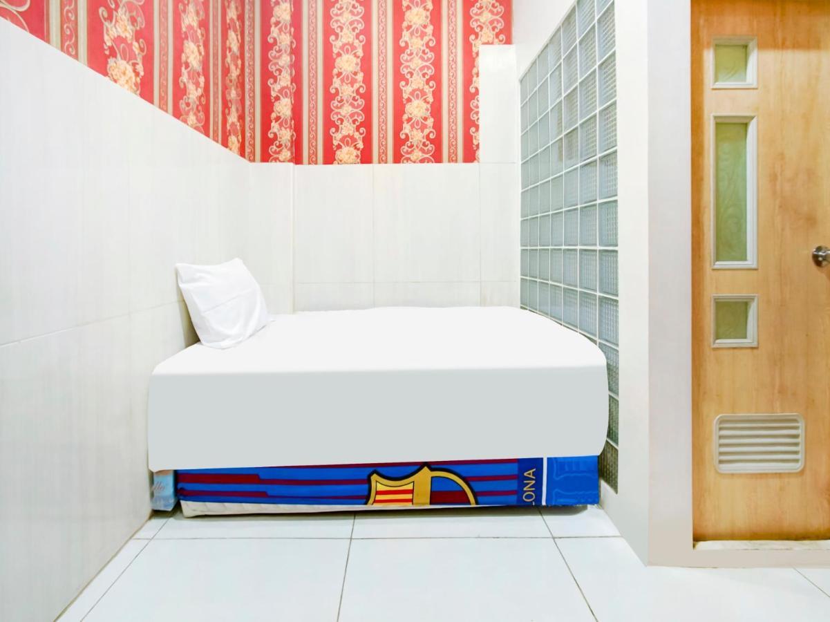 Oyo Life 3103 Opo Homestay & Kost Malang Eksteriør billede